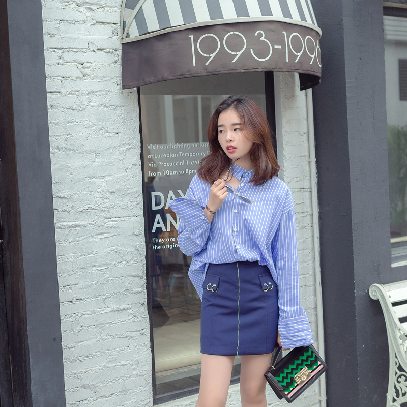 春季新款女裝韓版時尚藍條紋V領寬松打底長袖麻棉百搭上衣潮